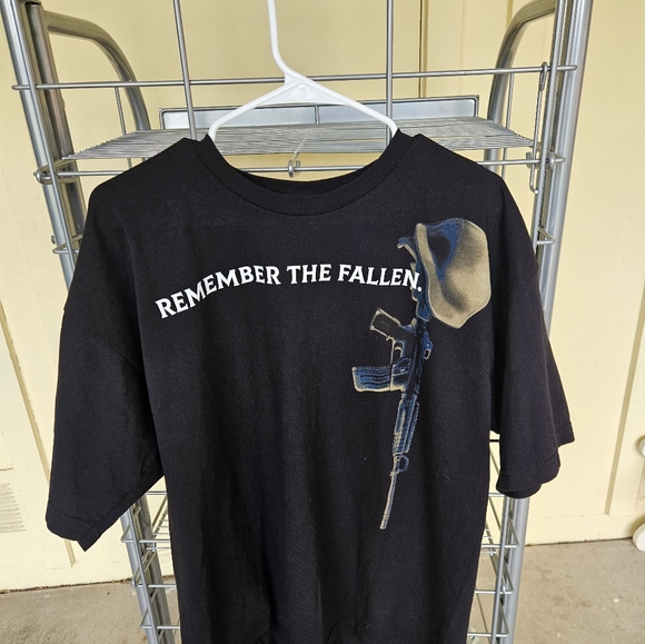Remember The Fallen Military Veteran Bayside Tee - Picture 1 of 5